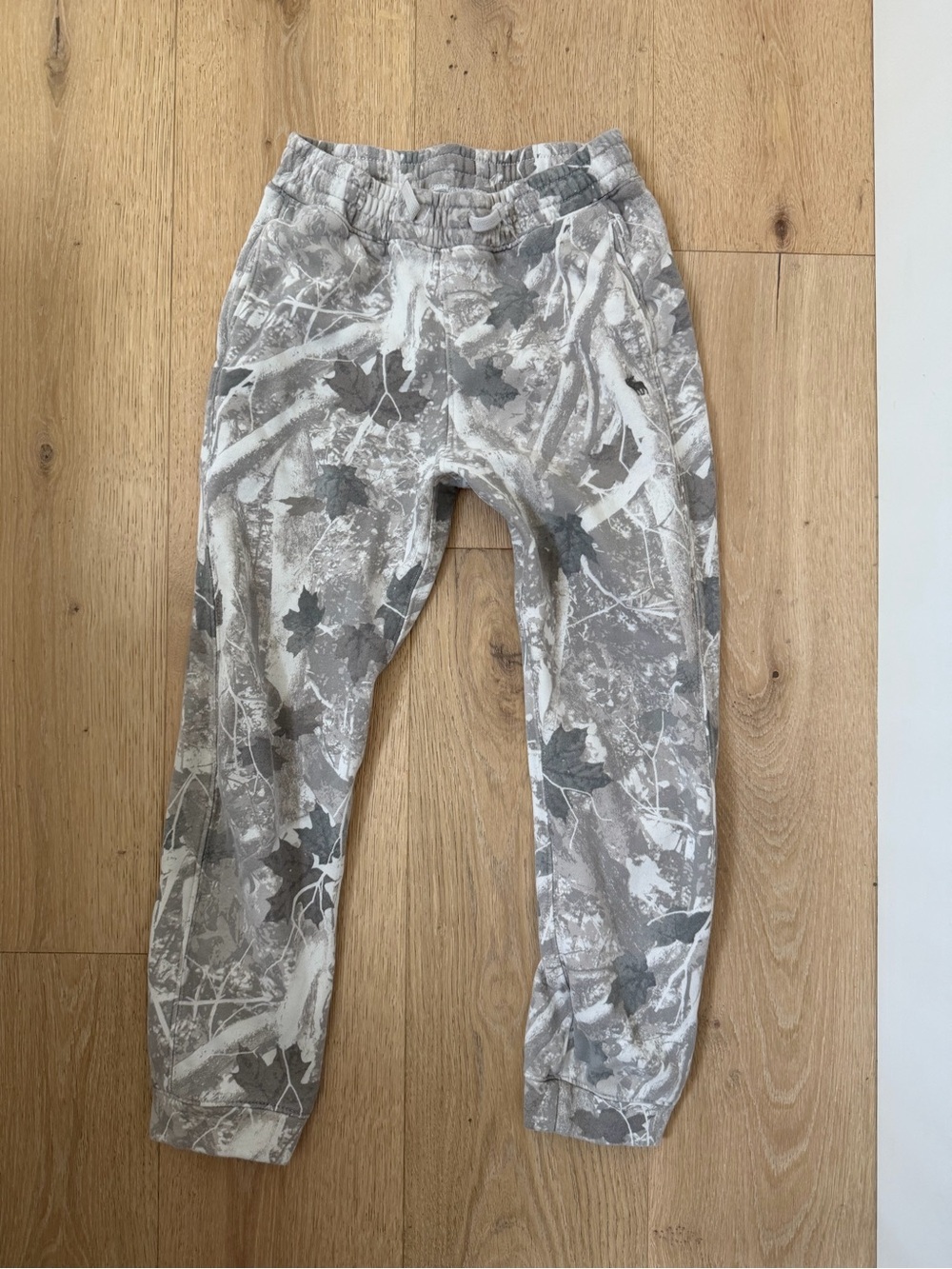 abercrombie kids Gray Leaf Print Joggers